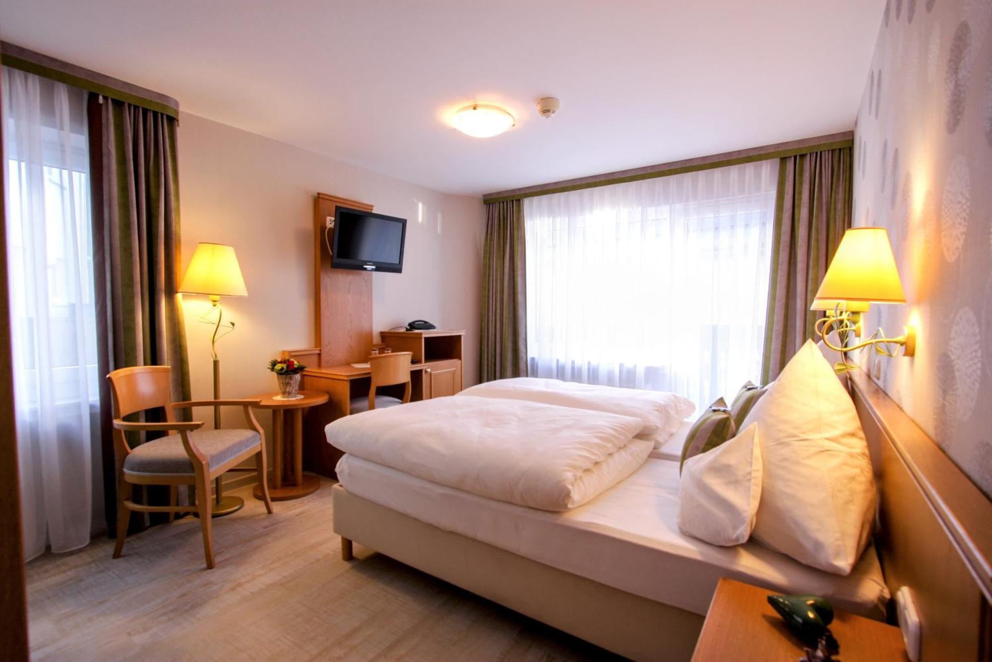 Hotel Eifel Schneider Am Maar Gmbh